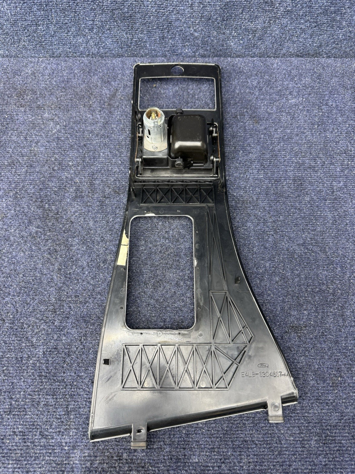 86-92 Ford Lincoln Mark VII Lsc Center Console Trim Shifter Bezel OEM Ashtray