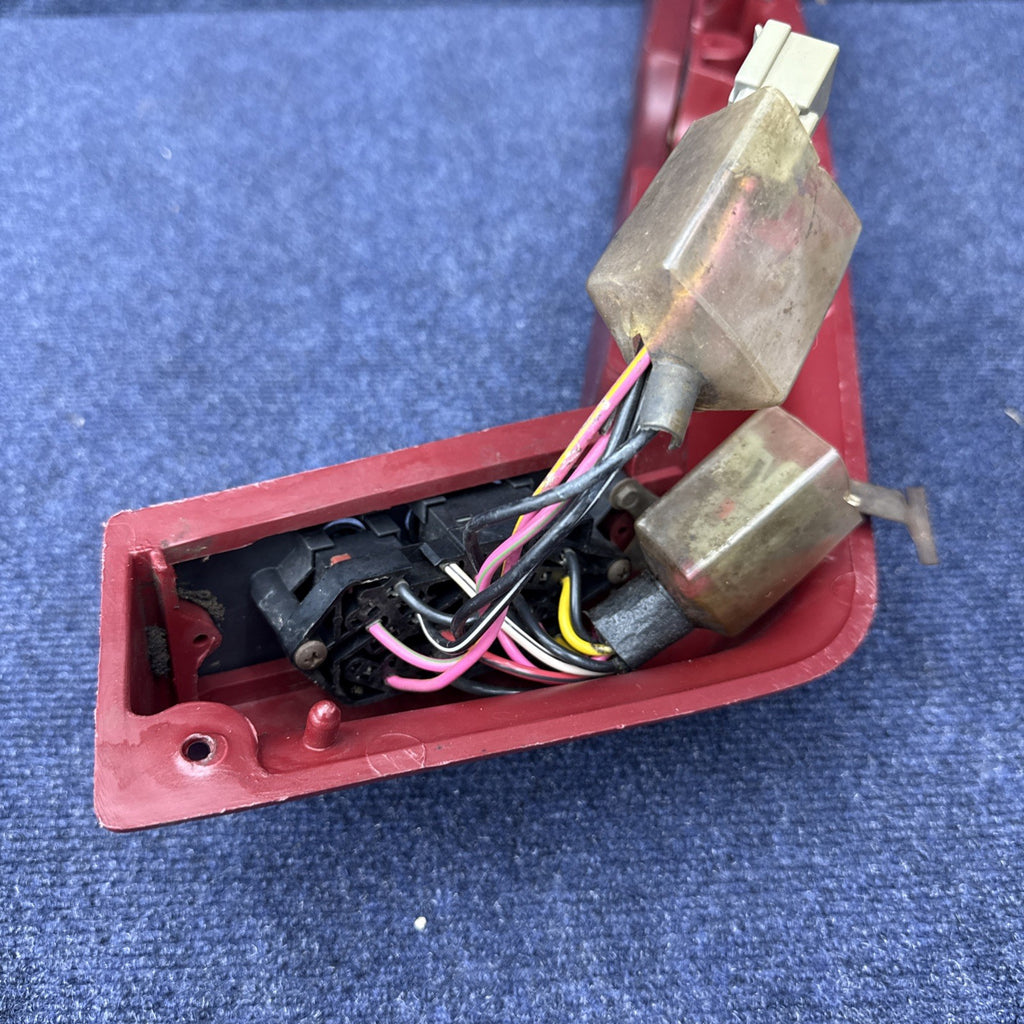 1987-1993 FORD MUSTANG RED DOOR ARMREST & Window Switch LEFT DRIVER PULL OEM Gt