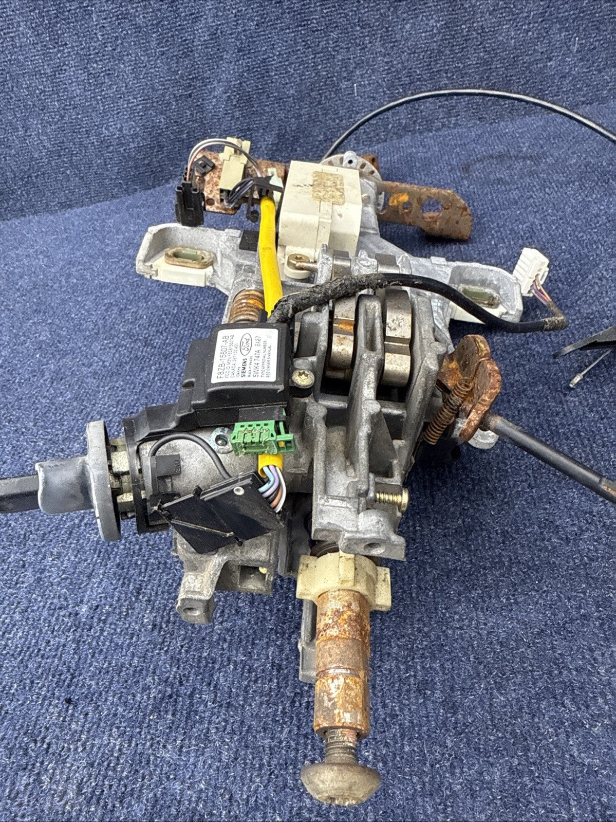 1996 97 98 OEM FORD MUSTANG STEERING COLUMN HOUSING  TILT COLUMN