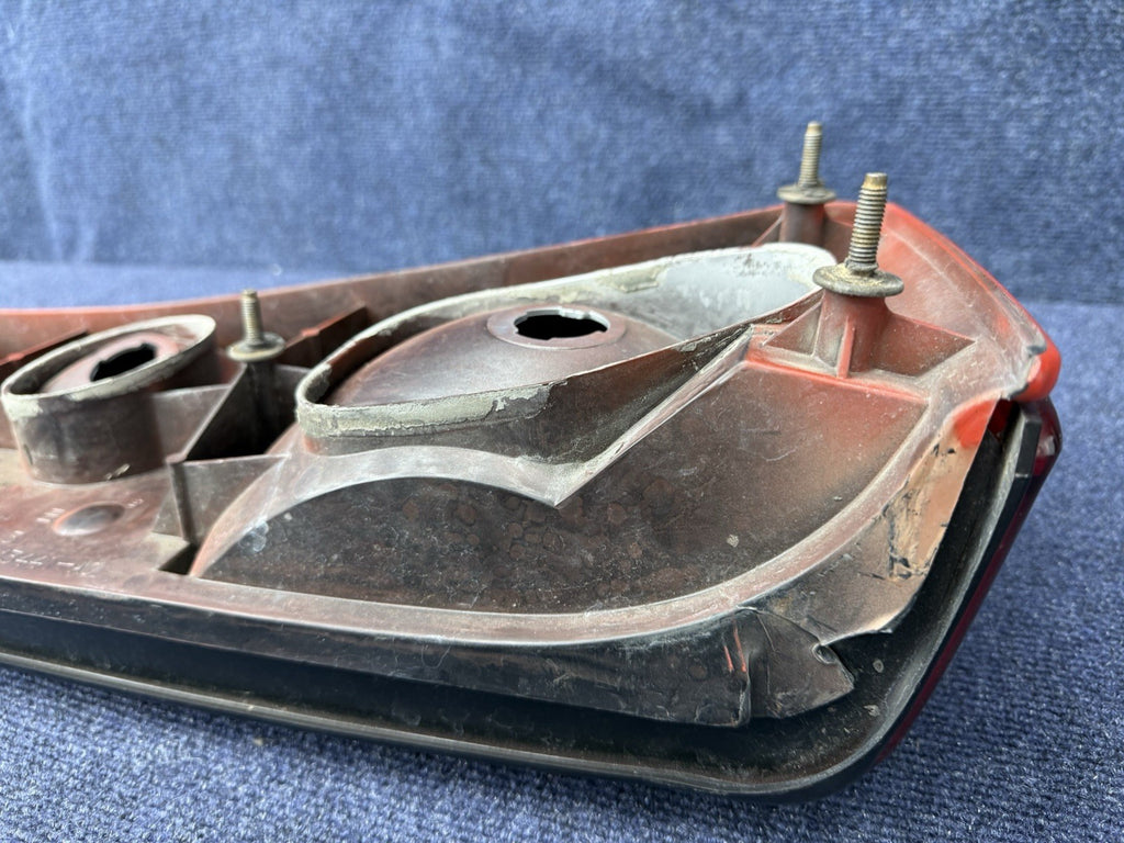 87-93 FORD MUSTANG LX Lh Driver  TAIL LIGHT OEM FACTORY LENS HOUSING FACTORY