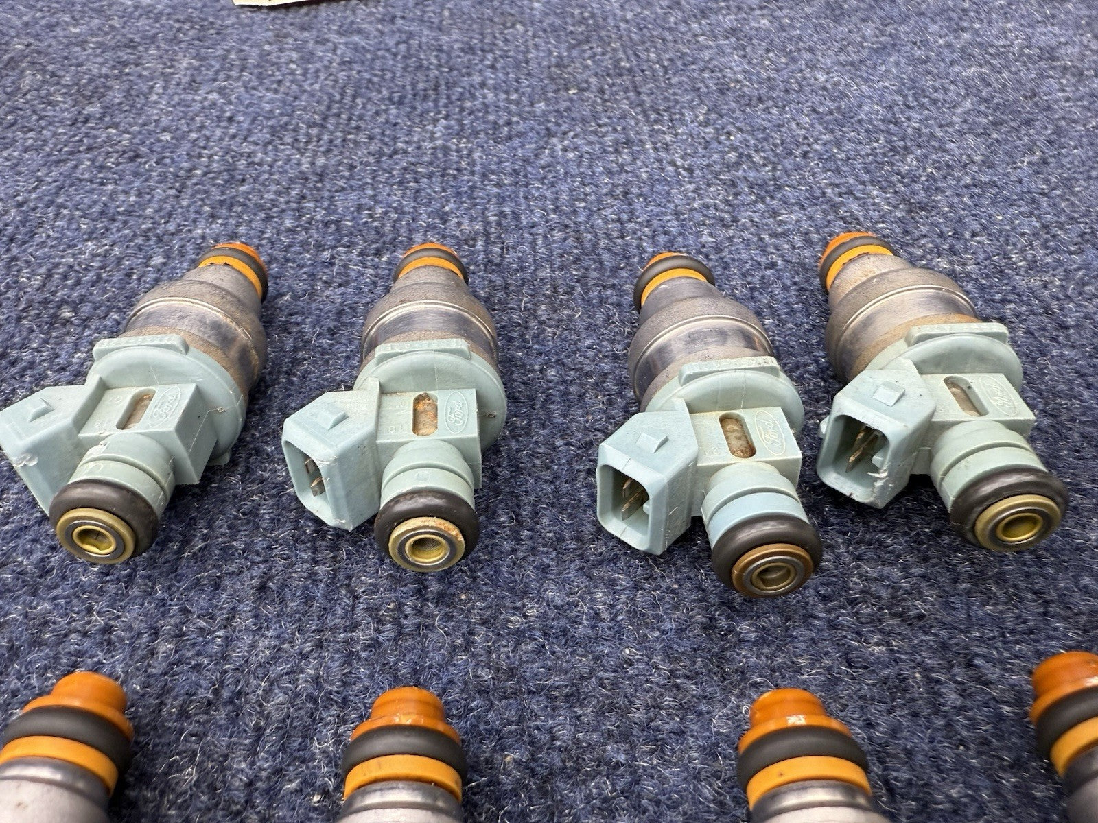 93-98 Mustang Cobra 5.0 24lb Fuel Injectors 4 Hole Spray Pattern Ford 302 V8 4.6