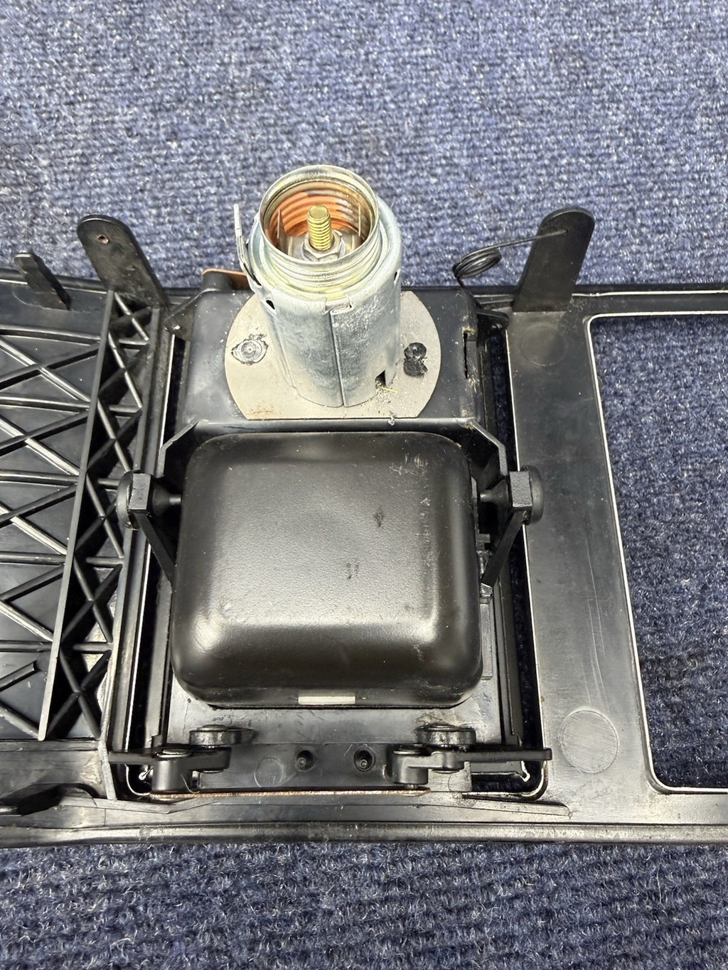 86-92 Ford Lincoln Mark VII Lsc Center Console Trim Shifter Bezel OEM Ashtray