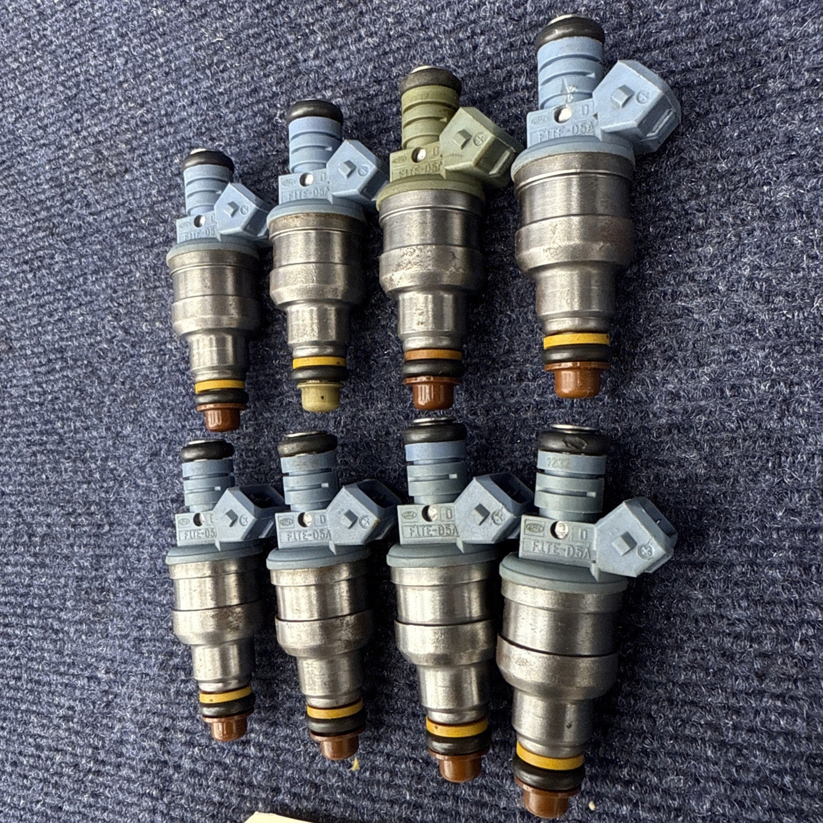 93-98 Mustang Cobra 5.0 24lb Fuel Injectors 4 Hole Spray Pattern Ford 302 V8 4.6