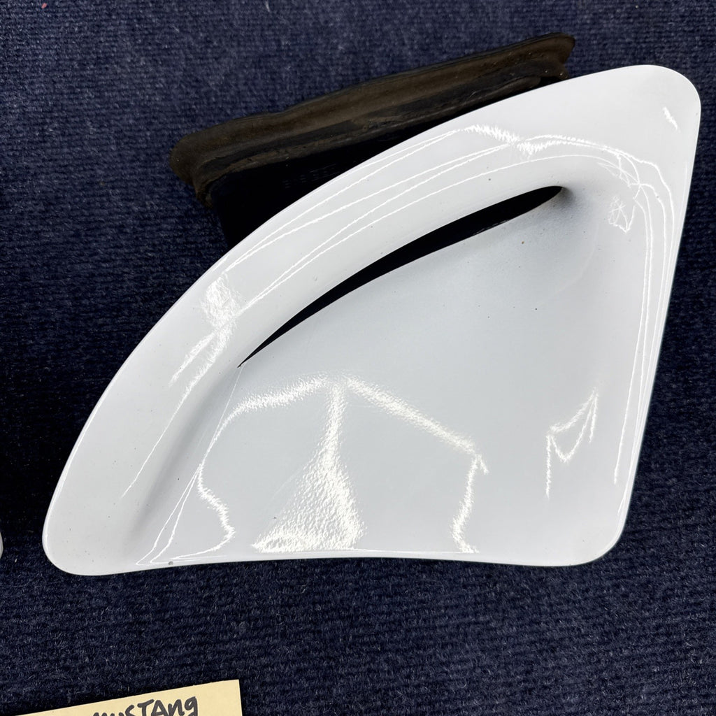 1994-1998 Ford Mustang Cobra Gt LH & Rh Quarter Scoop Side Vent Trim Panel OEM