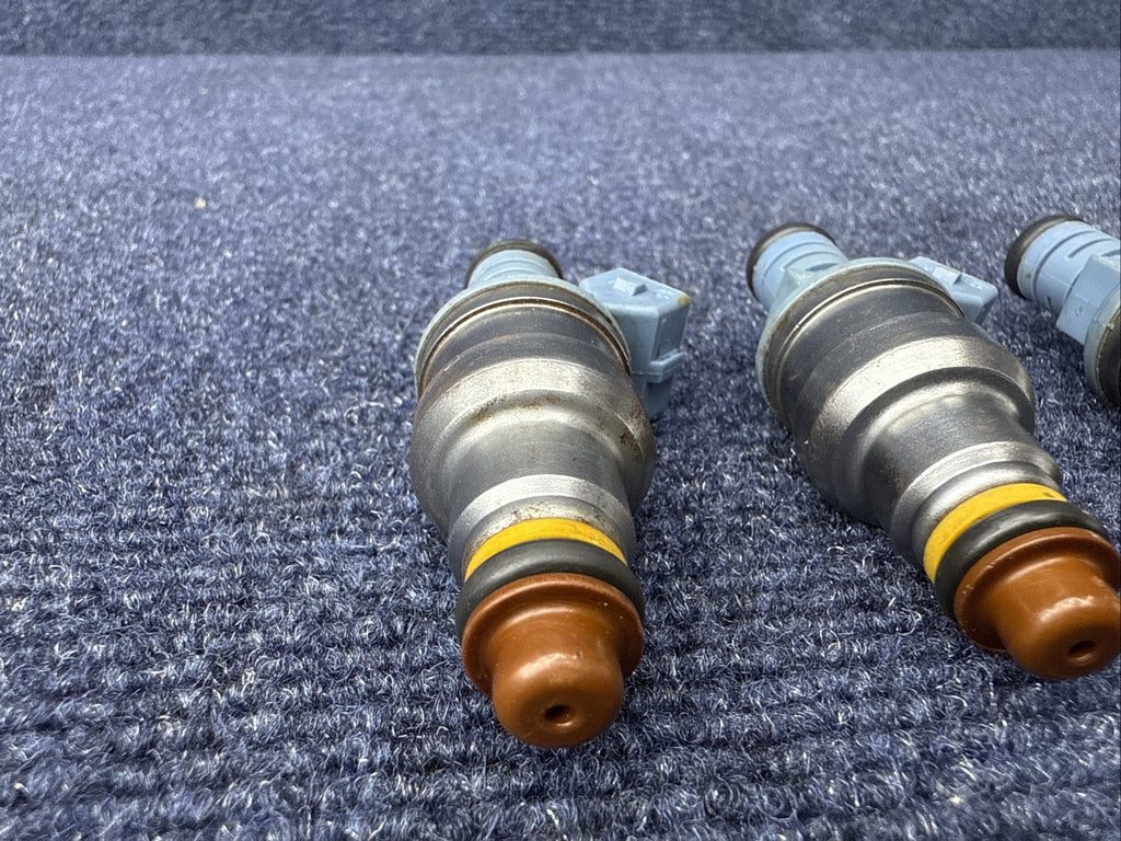 93-98 Mustang Cobra 5.0 24lb Fuel Injectors 4 Hole Spray Pattern Ford 302 V8 4.6