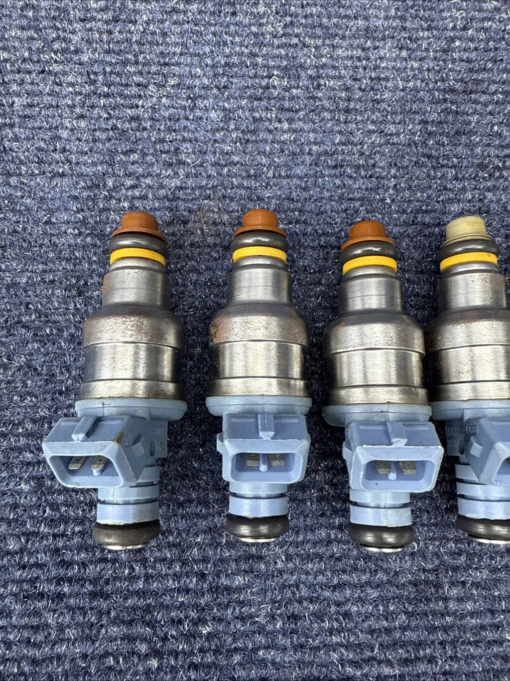93-98 Mustang Cobra 5.0 24lb Fuel Injectors 4 Hole Spray Pattern Ford 302 V8 4.6