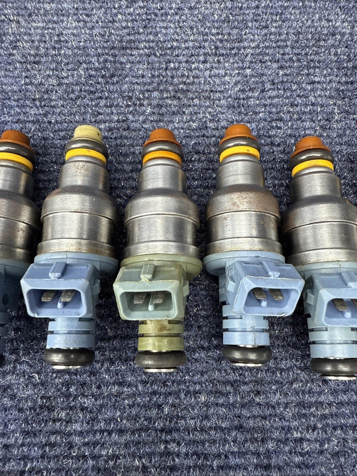 93-98 Mustang Cobra 5.0 24lb Fuel Injectors 4 Hole Spray Pattern Ford 302 V8 4.6