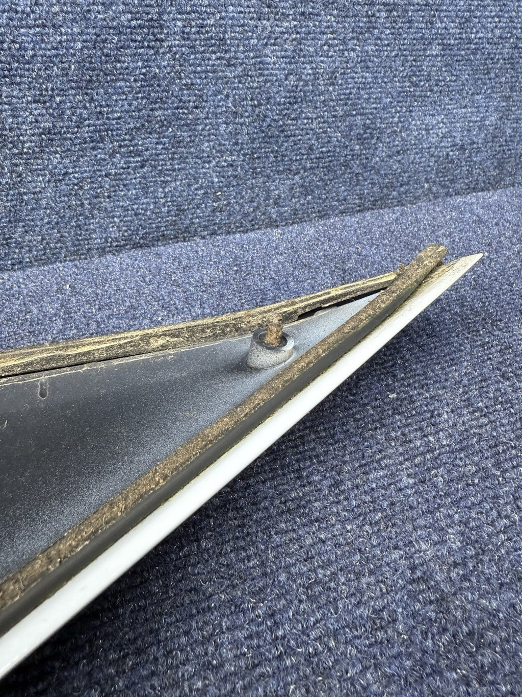 1994-1998 Mustang Svt Cobra Coupe Roof Rear Quarter Glass Trim Moulding - Driver