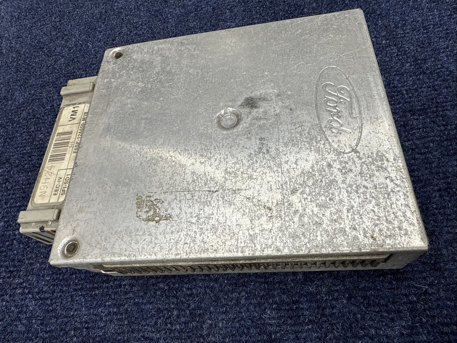 1986 Ford  MUSTANG 5.0 MT T5 ECU ENGINE COMPUTER MODULE E6SF-12A650-M1B OEM Vm1