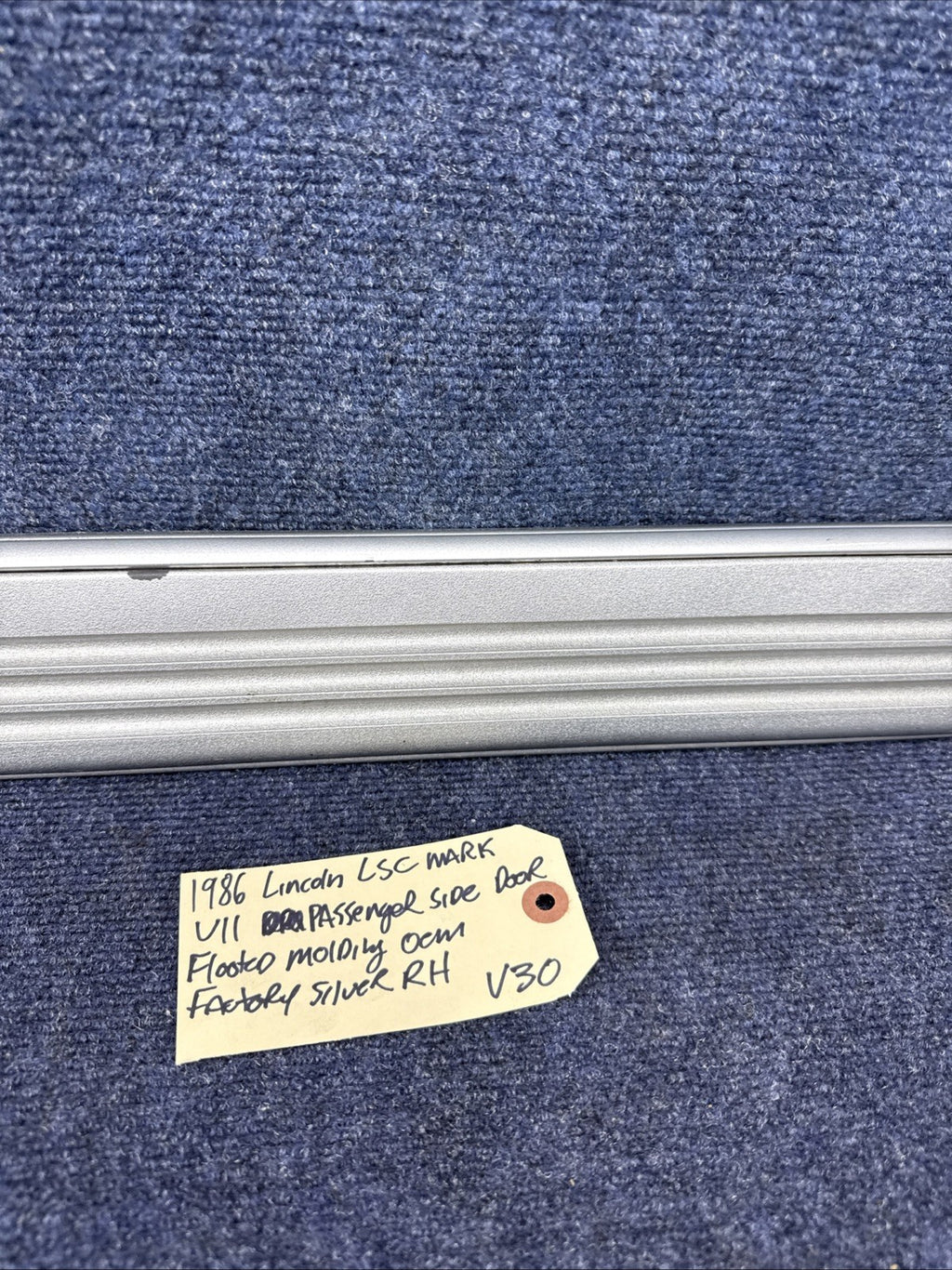 1984 - 1992 Lincoln Mark VII Body Side Moulding Right Door E4LY-6320938BP Driver