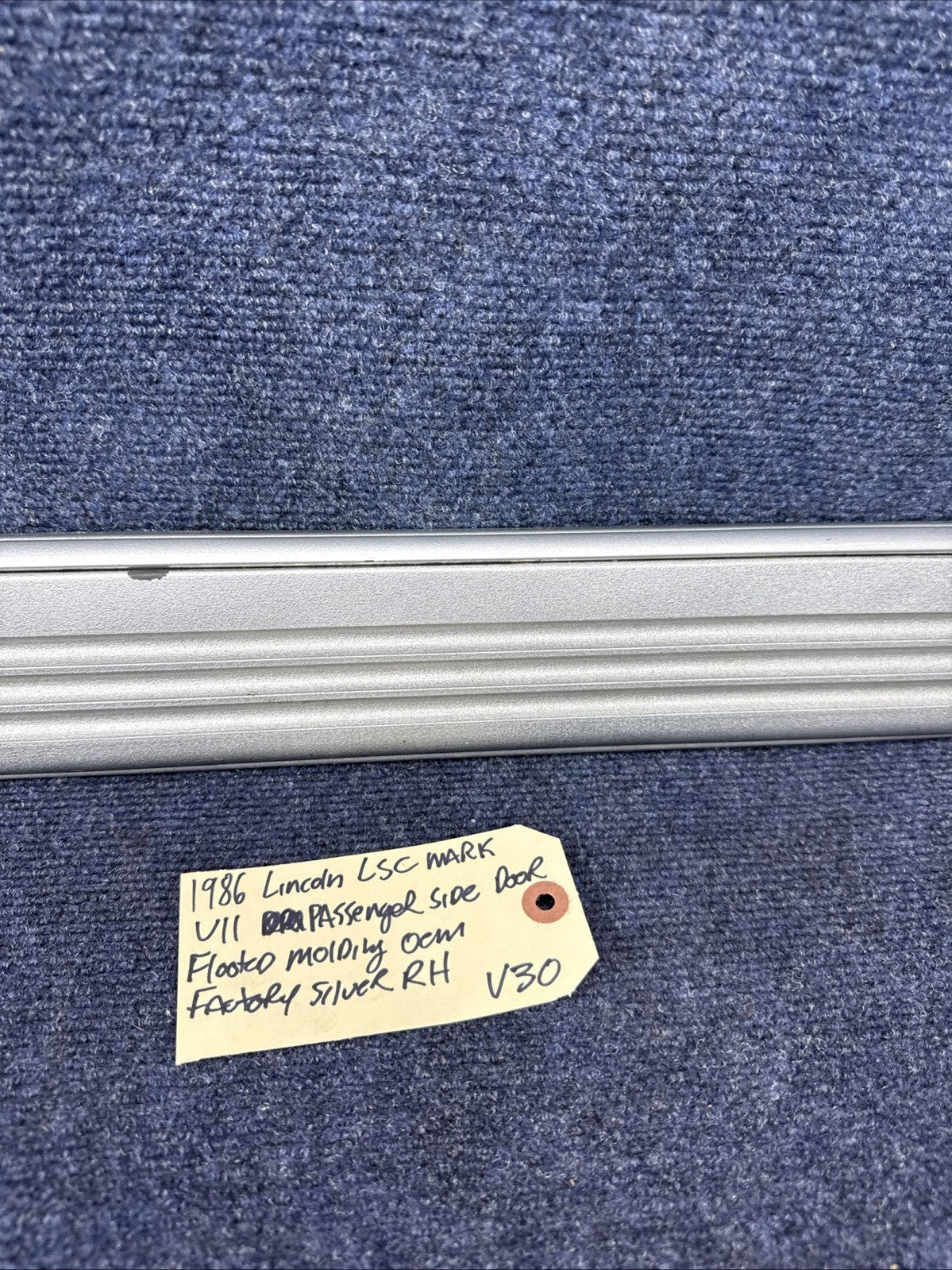 1984 - 1992 Lincoln Mark VII Body Side Moulding Right Door E4LY-6320938BP Driver