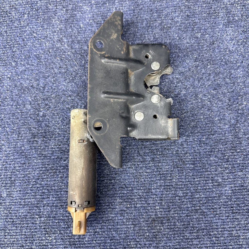 87-91 Ford Mustang Hatch Latch Power Lock Mechanism Rear Hatchback Switch OEM