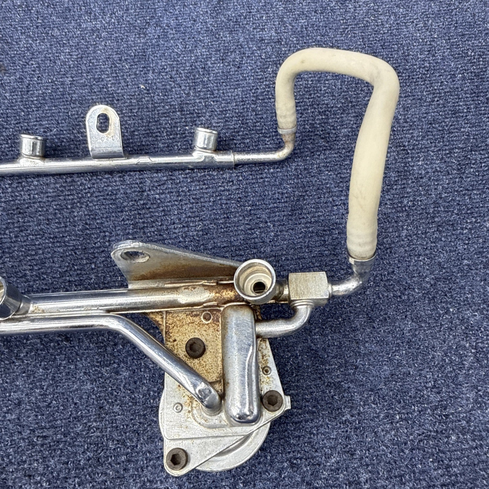 86-93 Ford Mustang 5.0 EFI Fuel Rail & Extensions Regulator Oem Factory 302 Sbf