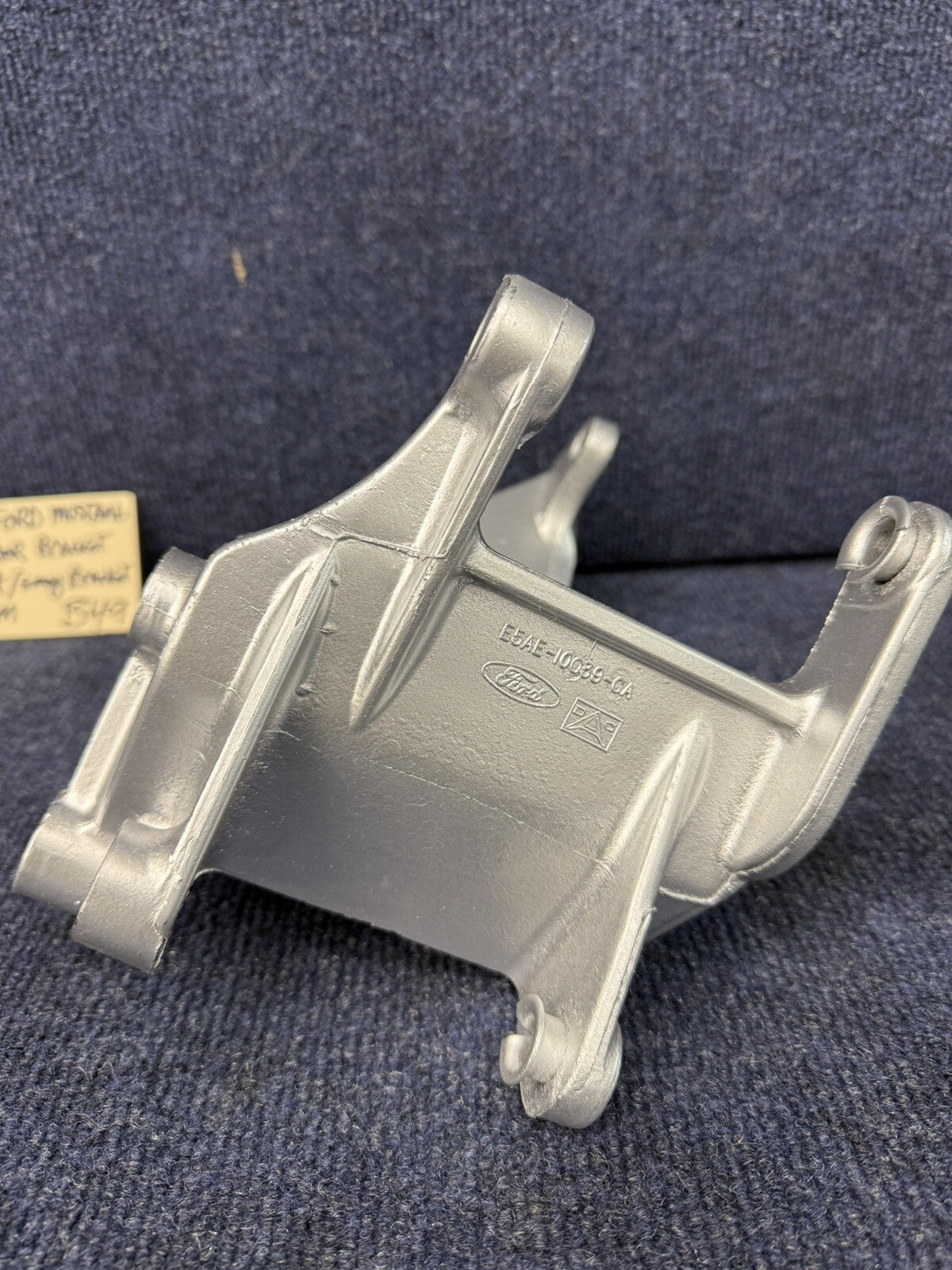 1987-1993 FORD Mustang 5.0  Alternator smog pump bracket E5AE-10039-CA OEM 302