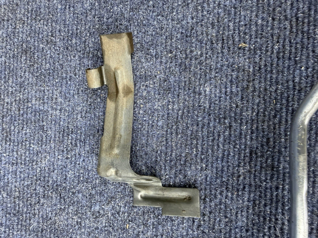 86-93 Ford Mustang 5.0 HO EFI Fuel Rail Extensions Body Oem Factory 302 Gt Lx