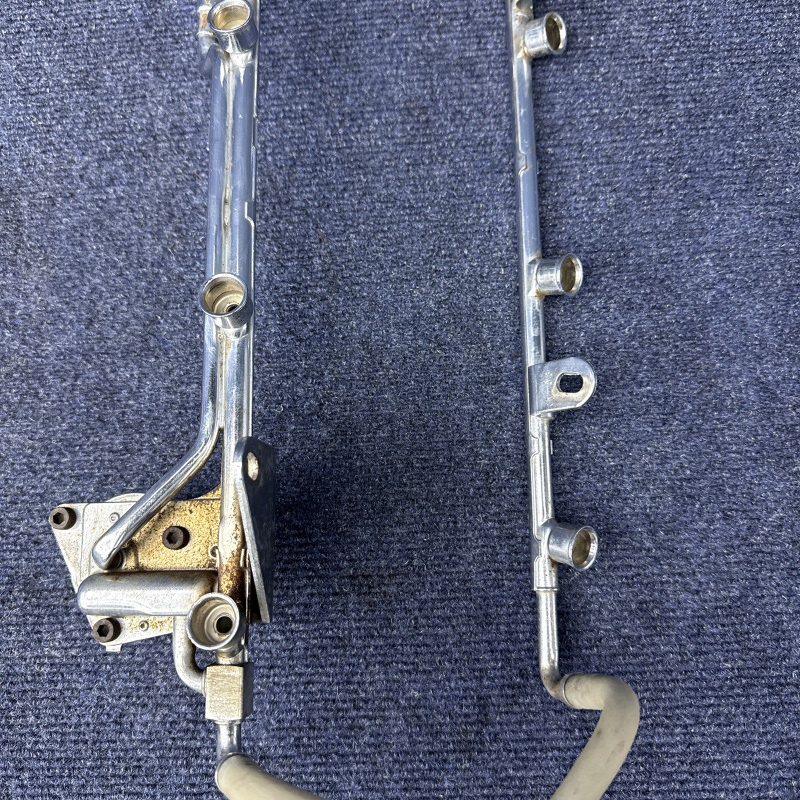 86-93 Ford Mustang 5.0 EFI Fuel Rail & Extensions Regulator Oem Factory 302 Sbf