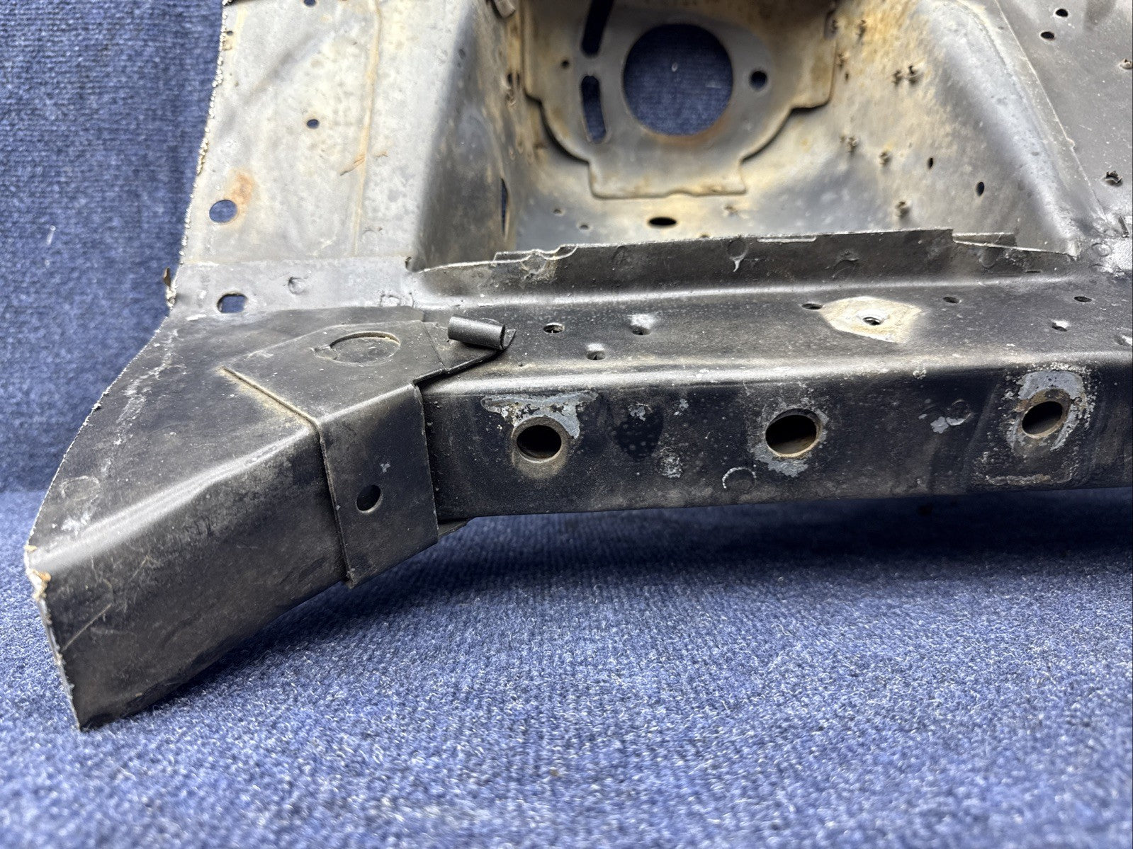1987 - 1993 MUSTANG RH FENDER APRON FRAME SHOCK TOWER METAL OEM Passenger Side
