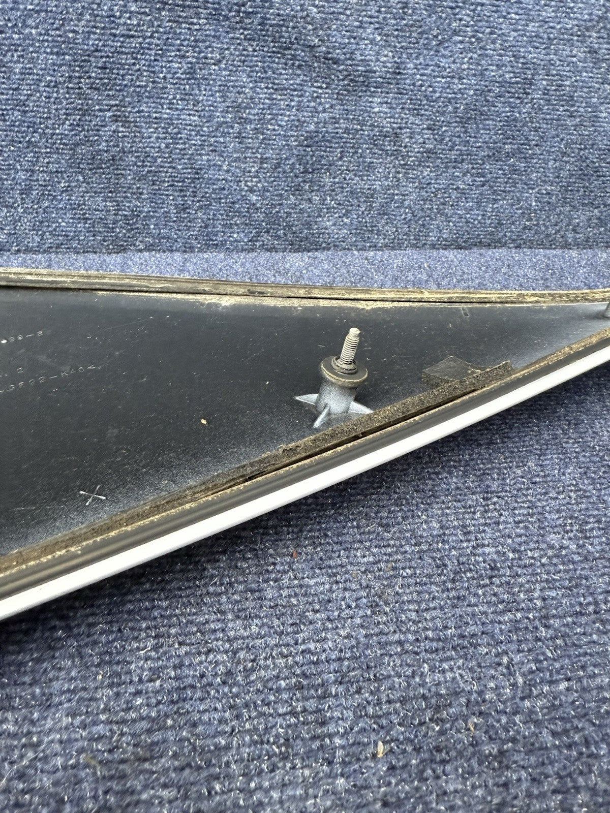 1994-1998 Mustang Svt Cobra Coupe Roof Rear Quarter Glass Trim Moulding - Driver