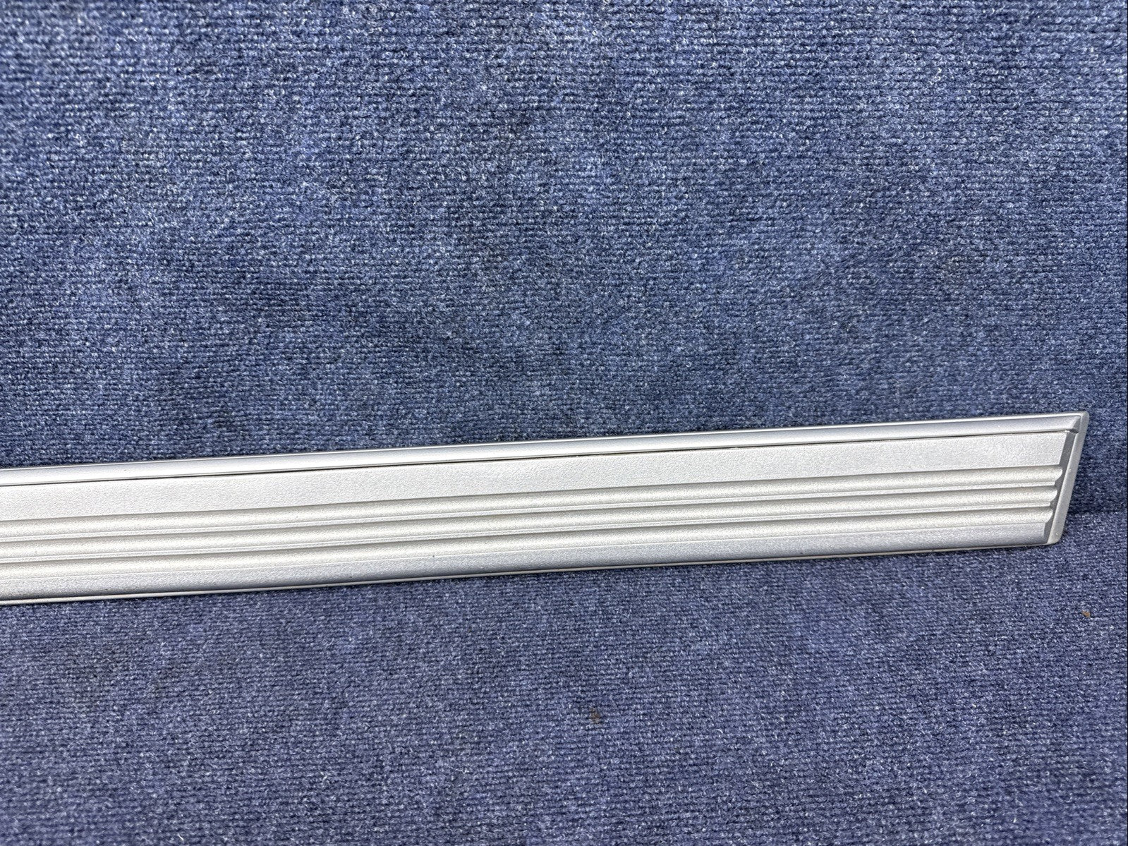 1984 - 1992 Lincoln Mark VII Body Side Moulding Right Door E4LY-6320938BP Driver