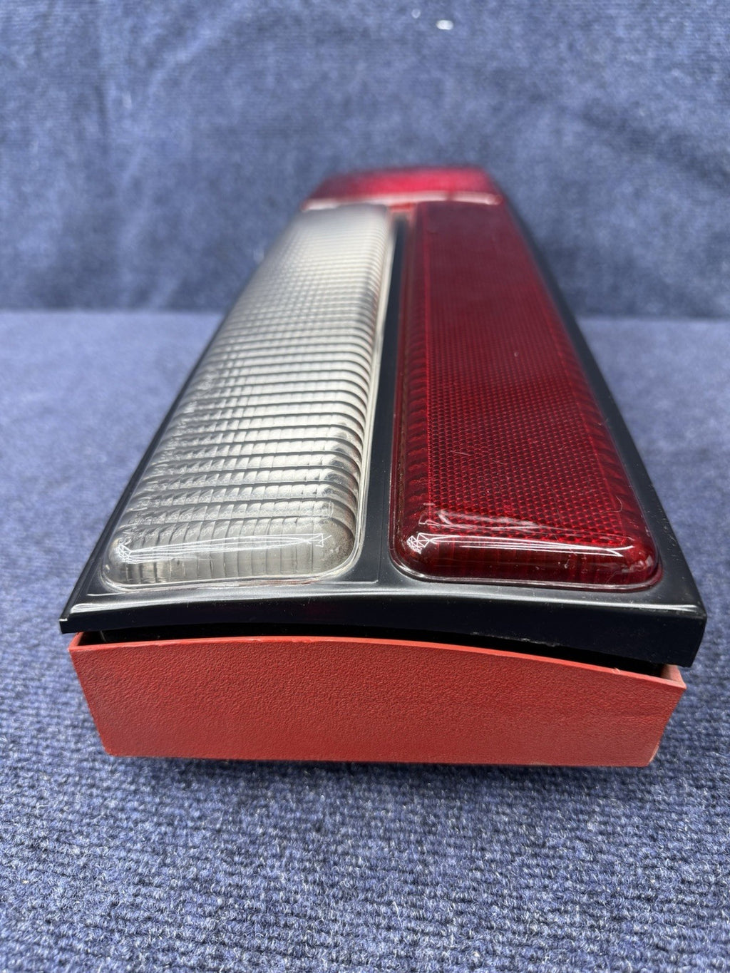 87-93 FORD MUSTANG LX RH PASSENGER TAIL LIGHT OEM FACTORY LENS HOUSING FACTORY
