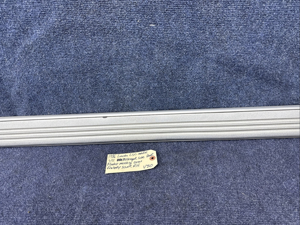 1984 - 1992 Lincoln Mark VII Body Side Moulding Right Door E4LY-6320938BP Driver