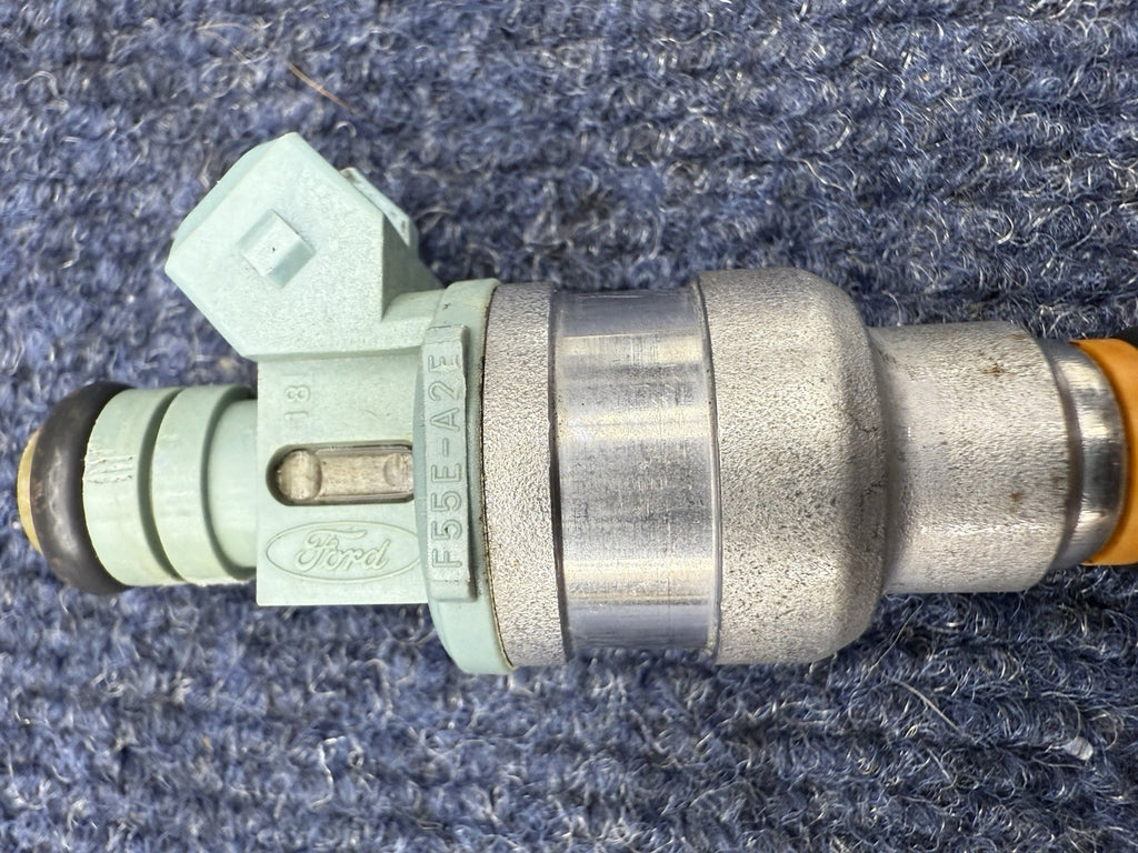 93-98 Mustang Cobra 5.0 24lb Fuel Injectors 4 Hole Spray Pattern Ford 302 V8 4.6