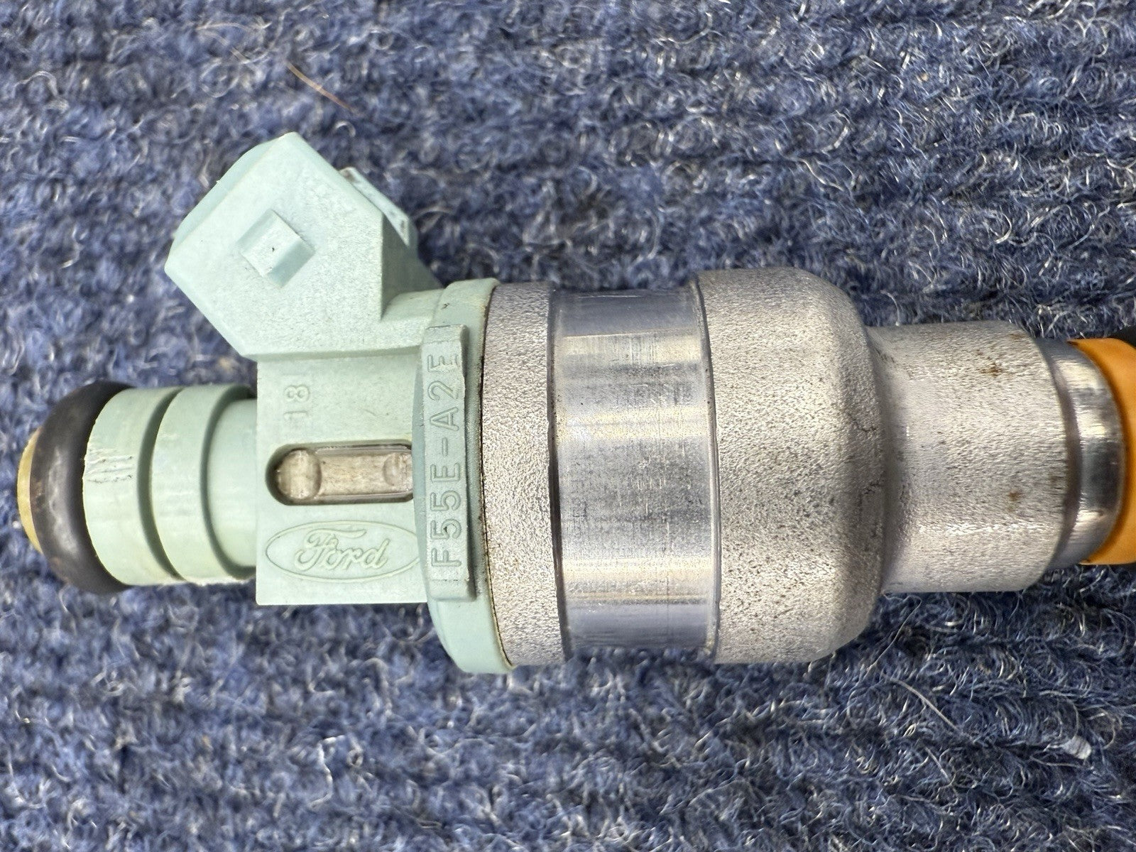 93-98 Mustang Cobra 5.0 24lb Fuel Injectors 4 Hole Spray Pattern Ford 302 V8 4.6