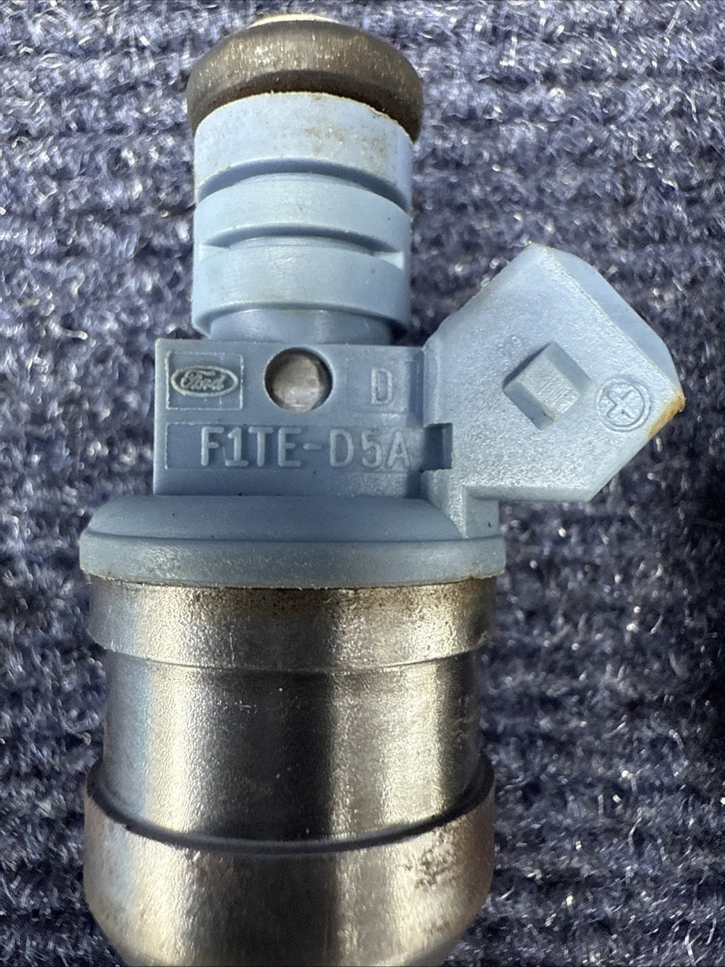 93-98 Mustang Cobra 5.0 24lb Fuel Injectors 4 Hole Spray Pattern Ford 302 V8 4.6