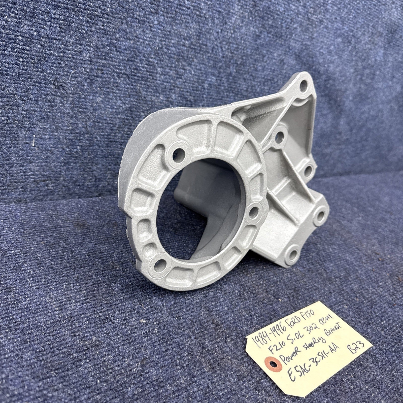 OEM 1984-1996 Ford F150 F250 5.0L Power Steering Pump Bracket | E5AC-3C511-AA