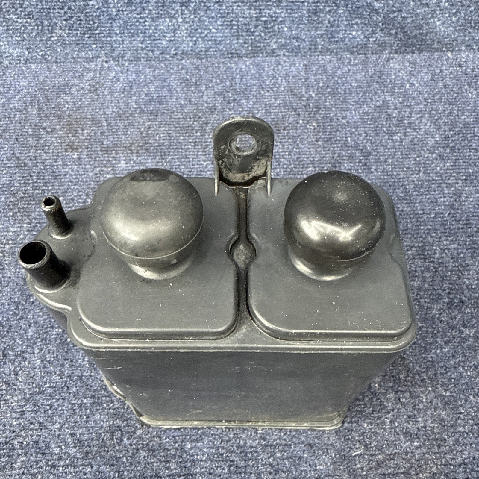 1986-1993 FORD MUSTANG 5.0 302 CAPRI Ranger CHARCOAL EVAP CANISTER BOX OEM Vent