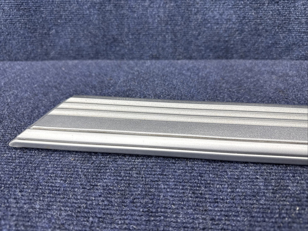 1984 - 1992 Lincoln Mark VII Body Side Moulding Right Door E4LY-6320938BP Driver