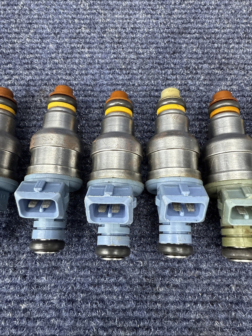 93-98 Mustang Cobra 5.0 24lb Fuel Injectors 4 Hole Spray Pattern Ford 302 V8 4.6