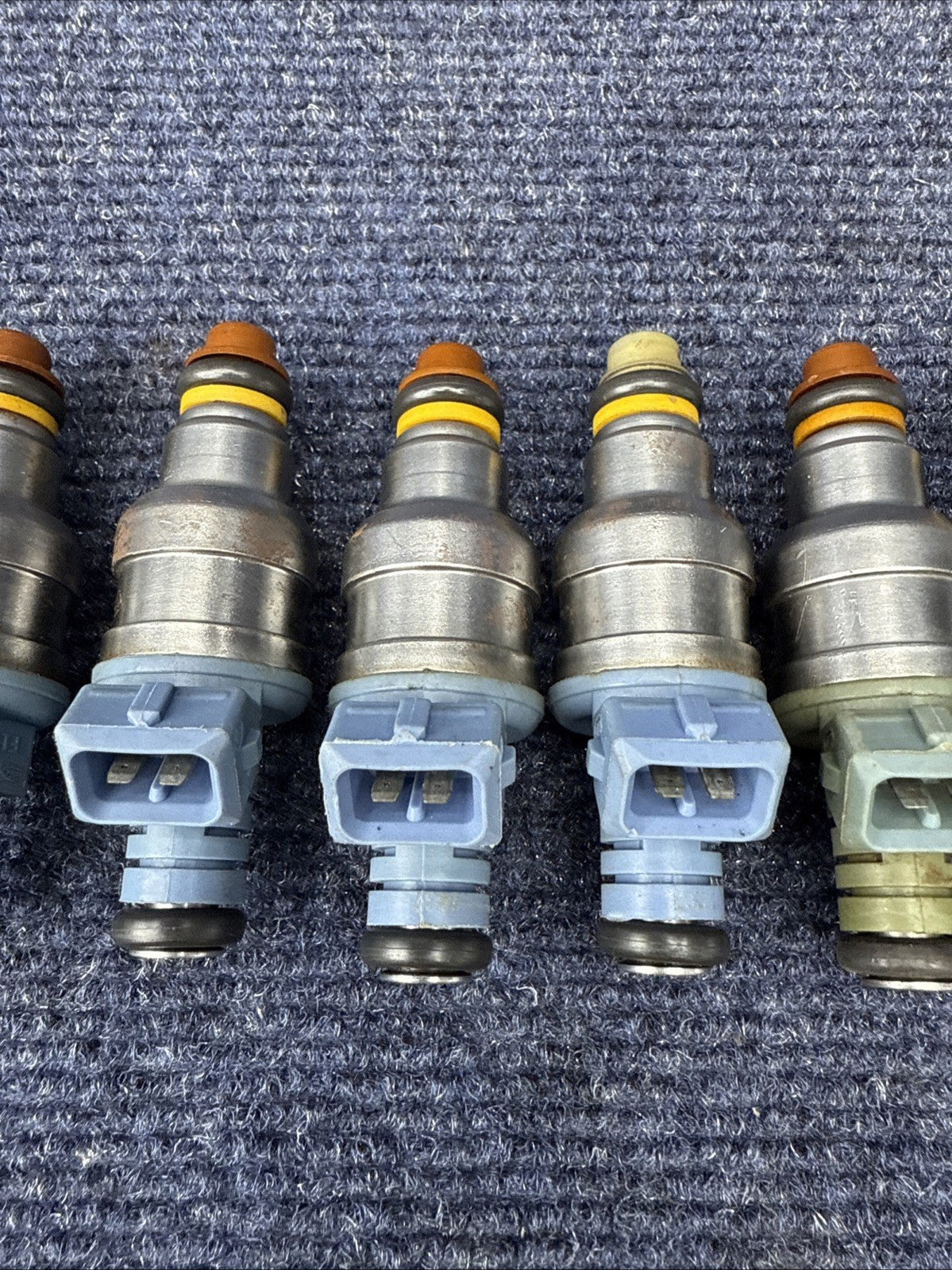 93-98 Mustang Cobra 5.0 24lb Fuel Injectors 4 Hole Spray Pattern Ford 302 V8 4.6
